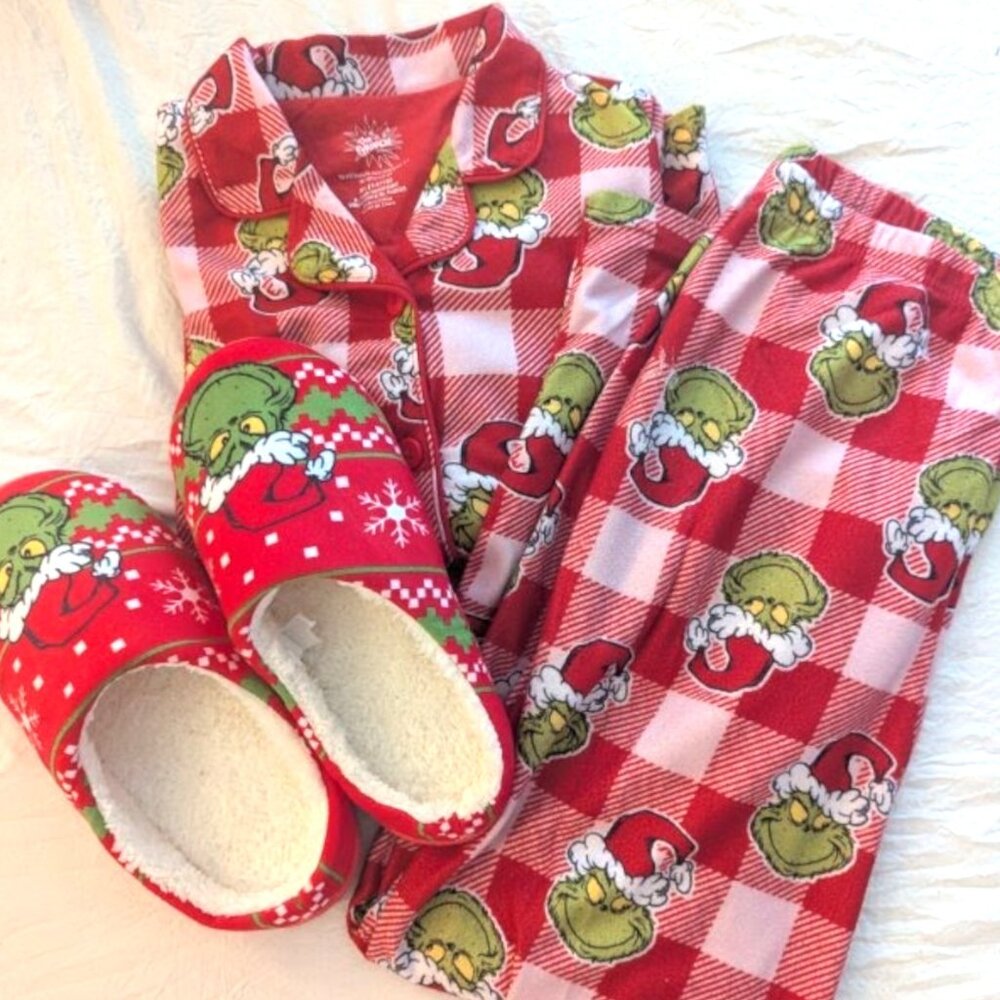 Pajama set and slippers